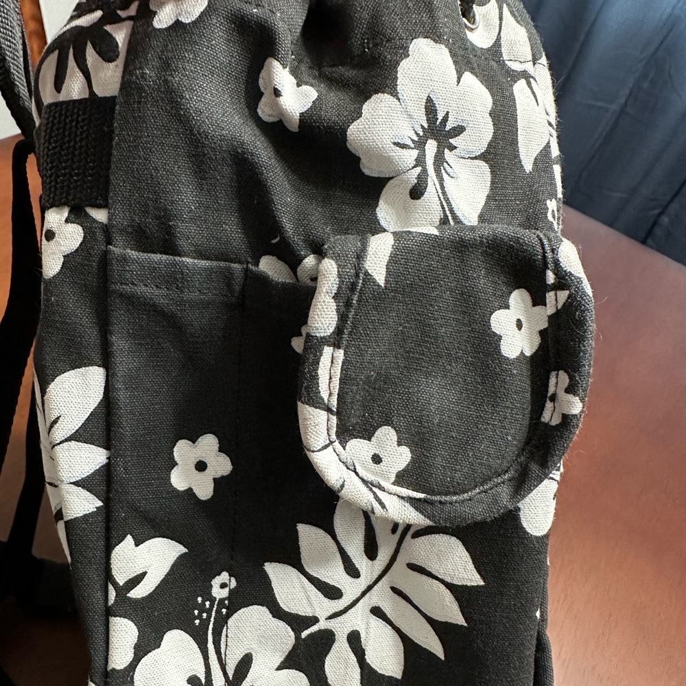 KY’S Hawaii Floral Backpack - Picture 7 of 10